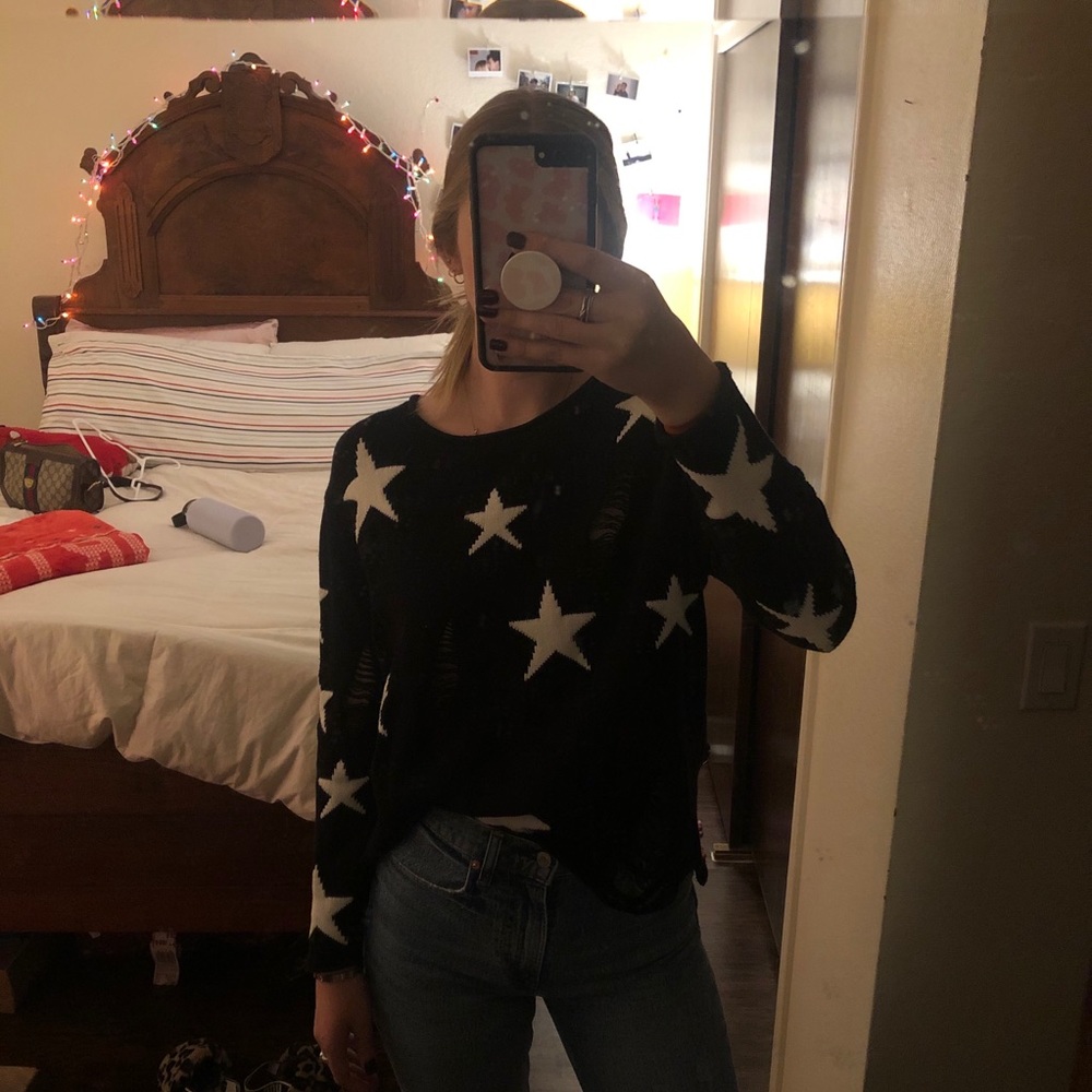 Shasa Distressed Star Sweater